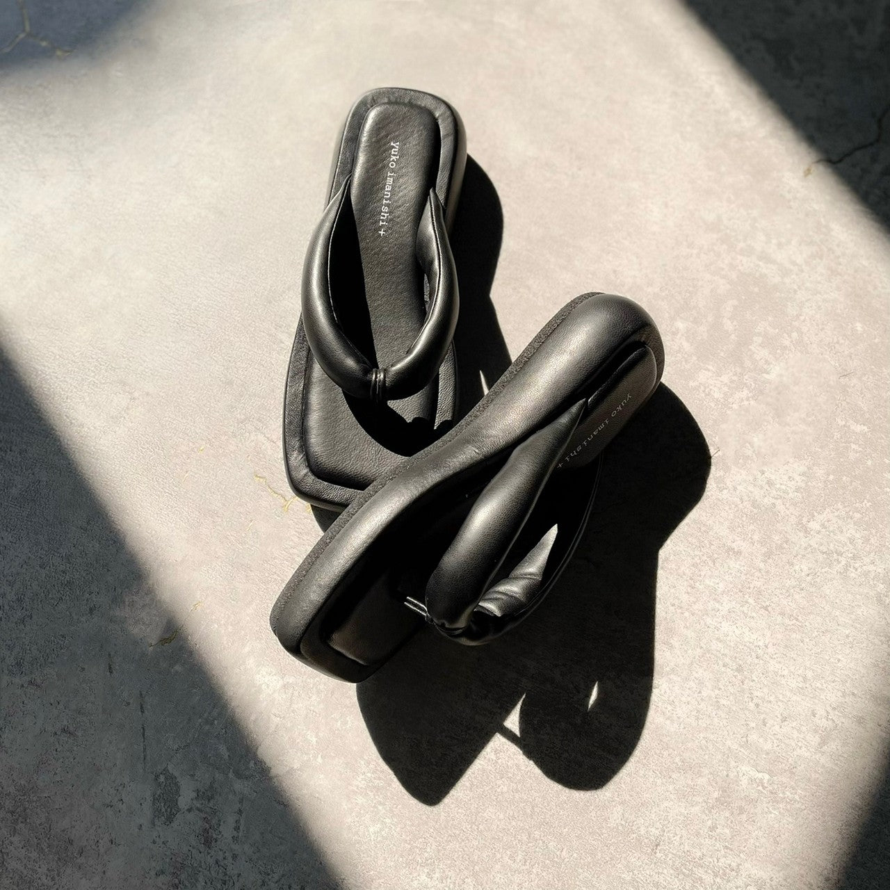 SANDAL