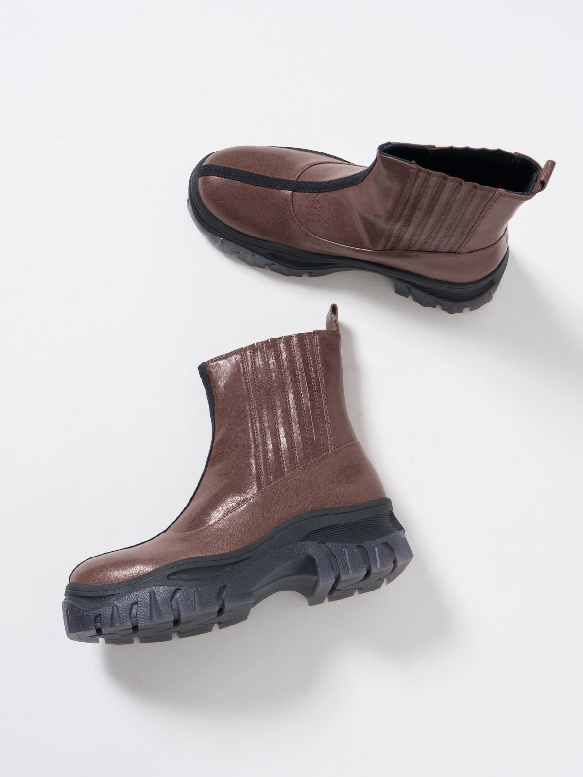 yuko imanishi +サイドゴアブーツRINO グリーン38美品 yuko imanishi +サイドゴアブーツRINO グリーン38美品 - メルカリ