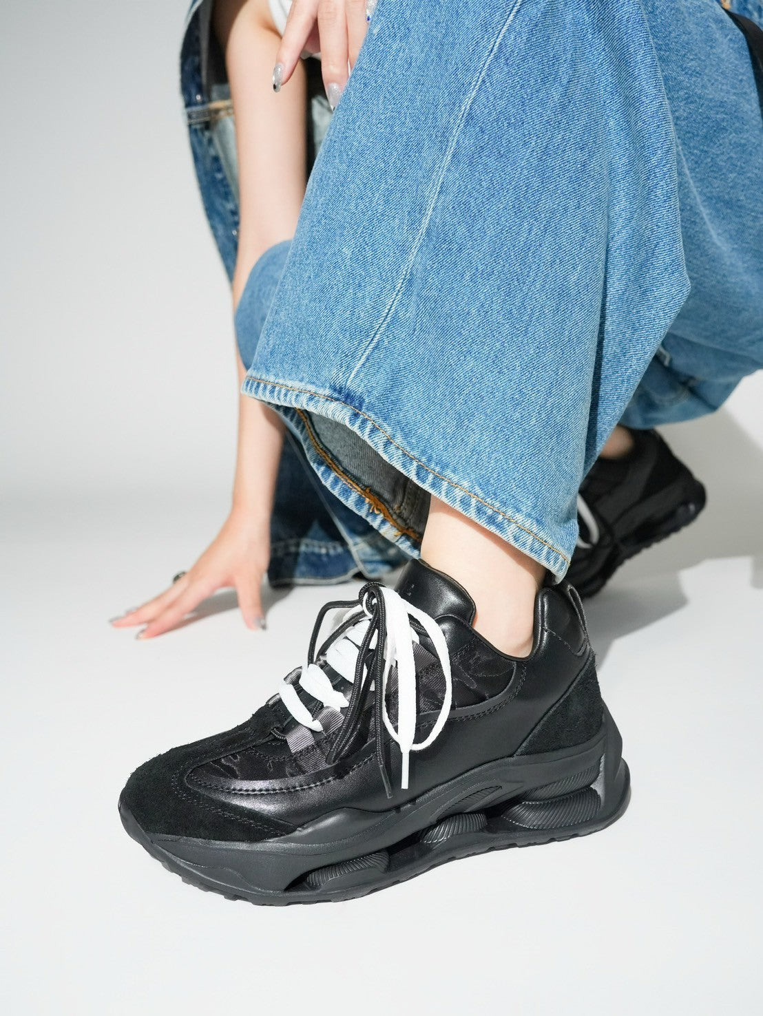 SNEAKER